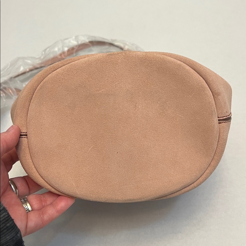 J.CREW SUEDE BUCKET BAG CROSSBODY BLUSH WITH BRASS HANDLES - Picture 4 of 17